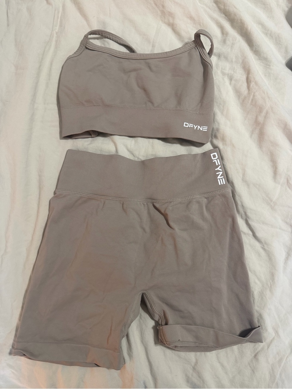 DFYNE Women's Seamless Bike Shorts in Taupe 4.5”